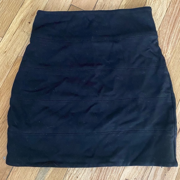 Aritzia Talula Bodycon Black Mini Skirt - size XS - Picture 1 of 3